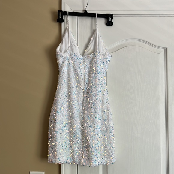 Windsor white, iridescent sequins - Picture 2 of 2